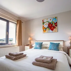 Lodge Taim, Westport